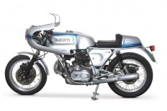 The 1976 Ducati 900SS was one of the most powerful machines in its class, and had, at its heart, an air-cooled, four-stroke, 864cc, 