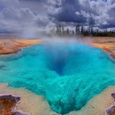 The Deep Blue Hole In Yellowstone - Spectacular wonder!