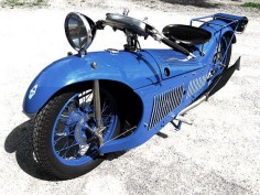 This extraordinary French motorcycle from between the wars was spotted by Paul d’Orléans in Bavaria recently.