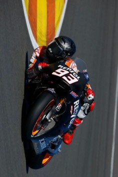 Uffff, Marquez!!!! Marc Marquez at the Valencia MotoGP test- gives you a new perspective on how low they get.