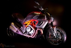 Uma moto por dia: Dia 271 – Ducati Diavel Carbon #umamotopordia #osvaldofuriatto
