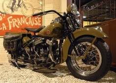 Vintage Harley Davidson Motorcycles › Harley Davidson 1942 750ccm A Photo