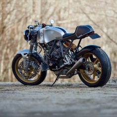 Walt Siegl is back with two incredible new Leggero cafe racers. And we can't tear our eyes away from them. They've got custom cromoly frames, blueprinted Ducati 900SS motors with 944 big bore kits and massaged heads, and Kevlar bodywork. Here's one: head over to  to see the other.