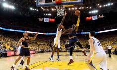 Warriors destroy Cavaliers to open 2-0 NBA Finals lead