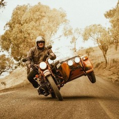 Was just about to leave the Broadford Bike Bonanza when this Ural turned up. . . #motorcycle #classicbike #instamoto #sidecar #ural #australia #motogram #Adventureculture #roadadventures #broadfordbikebonanza
