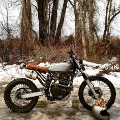 Who says you can't ride in snow? Montana vibes from @millerdust and his Honda XR600R. Found via #croig. #caferacersofinstagram #caferacer