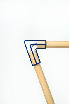 A Flat Pack Floor Lamp Made of Wood + 3D-Printed Parts