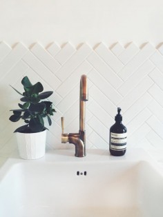 Cute idea for bathroom backsplash. Five Good Things. - KATE LA VIE