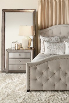 Follow our 8 easy steps to create a bedroom that enhances quiet and provides a sense of refuge from everyday life.