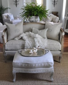 French Country Living Room ~ #frenchcountry