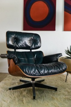 Get cozy in a vintage Eames lounge chair. #etsy #eames #furniture