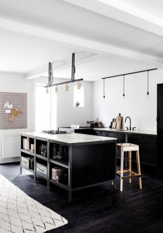 Gravity Home: Black industrial Frama kitchen