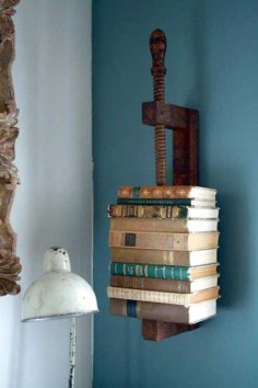 I love this and know exactly where I'd hang it and which vintage books I'd use. Must find a