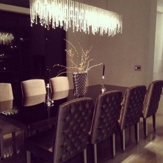 lighting like this over a dining room table. gorgeous.