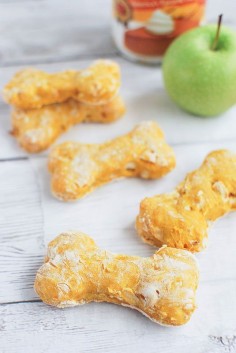 Pumpkin Apple Dog Treats - your dogs deserve a homemade treat! Perfect Christmas gift for the dogs in your life!