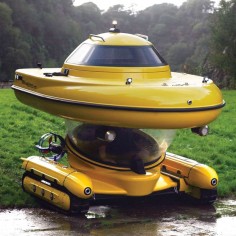 The Amphibious Sub-Surface Watercraft - Hammacher Schlemmer