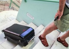 This suitcase is able to climb stairs