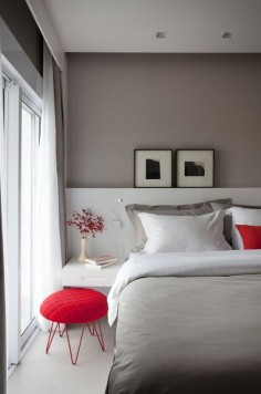 Tons neutros definem lar contemporâneo: pitadas de cor trazem estilo ao apartamento