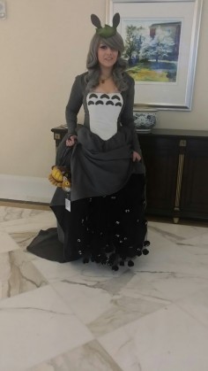Totoro ballgown cosplay - OMG!! The soot sprites! This is amazing♥!