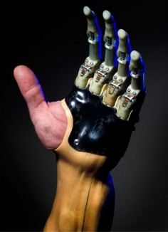 Touch Bionics Announced To Release New Prosthetic Fingers Technology - Prosthetic fingers or arms fulfill the lack of real fingers or arms. Touch Bionics is a worldwide provider of prosthetic fingers or arms. The company's prosthetic devices are known as i-limb digits which are fully customized electronic prosthesis for those people who have lost his/her finger(s) or partial hand. However, the company has announced September 27 that it is going to launch a new prosthetic fingers worldwide 