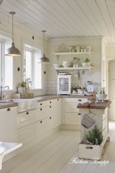 white kitchen love