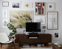 gallery wall around television (no need to mount on wall)